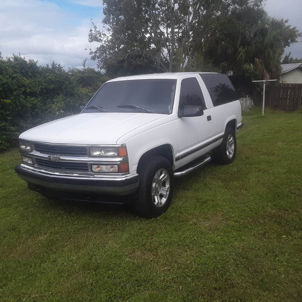 lot-d23-314-1995-chevrolet-blazer-4x4-suv-premier-auction-group