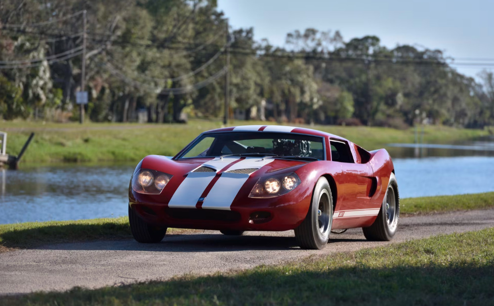 Lot A25-106 - 1967 ASVE Fiberfab Valkyrie Coupe | Premier Auction Group