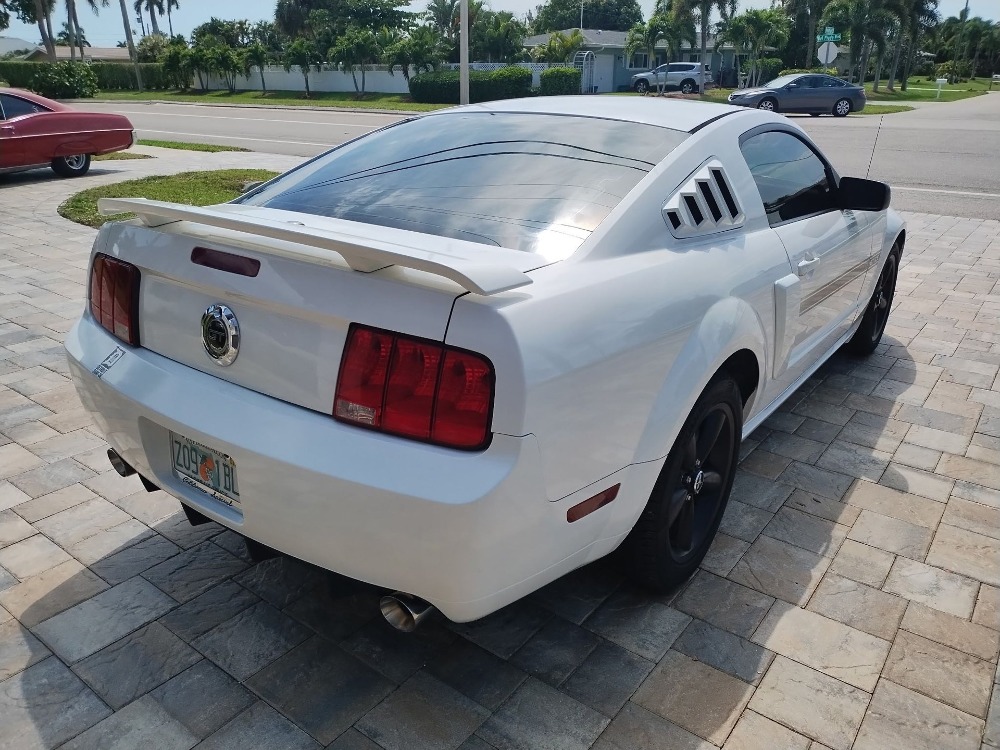 Lot M25-167 - 2007 Ford Mustang GT / CS Coupe | Premier Auction Group