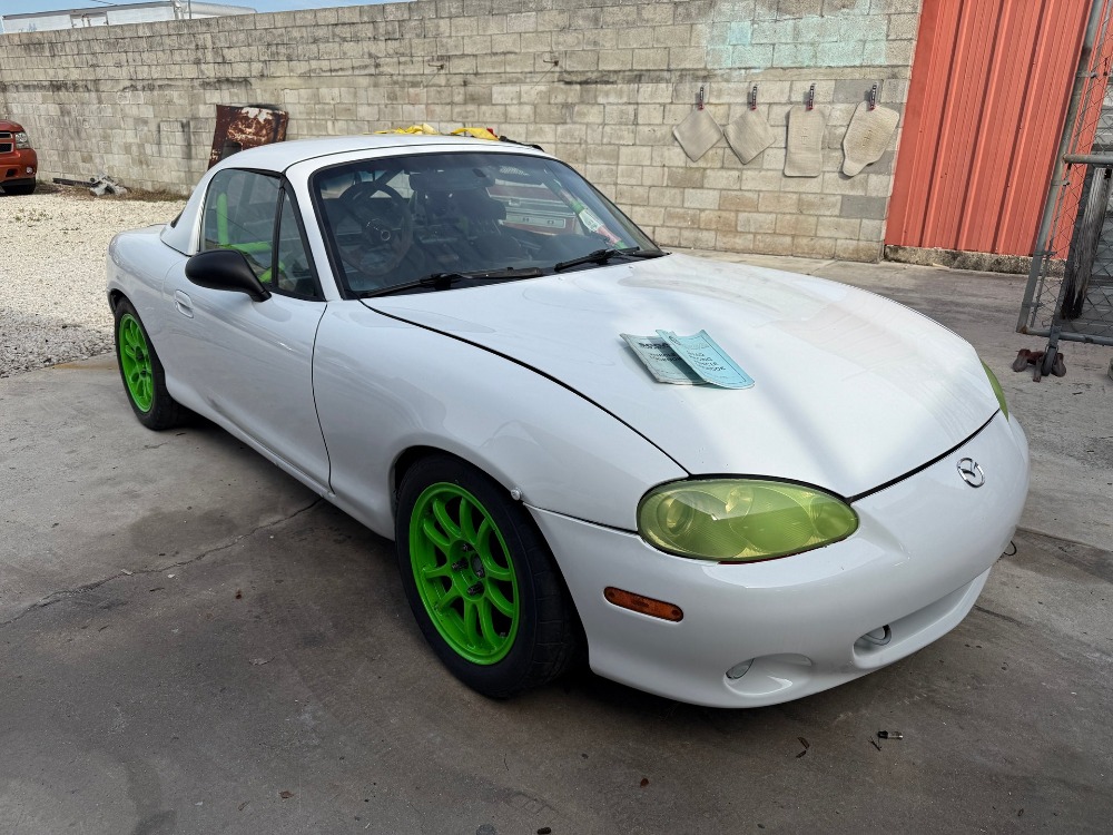 Lot M25-117 - 2003 Mazda Spec Miata Race Car | Premier Auction Group