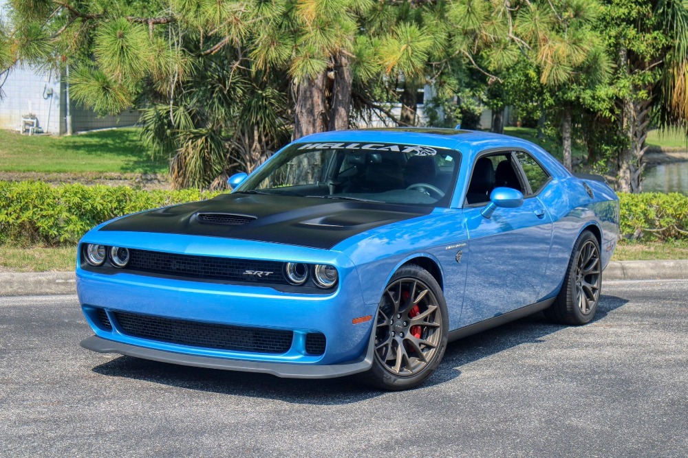 Lot M25-466 - 2016 Dodge Challenger SRT Hellcat Coupe | Premier