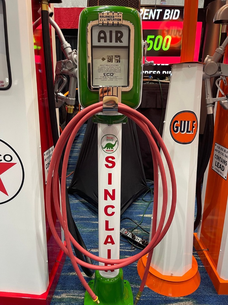 Lot M22-086 - Sinclair Air Meter | Premier Auction Group