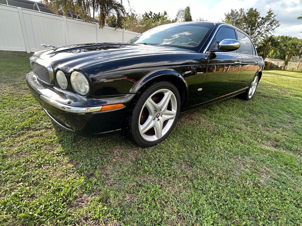 Lot J23-161 - 2006 Jaguar XJ Vanden Plas Sedan | Premier Auction Group